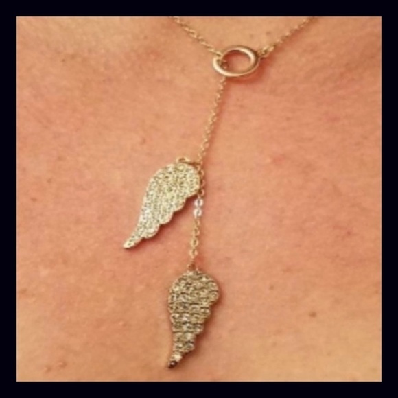 Victoria’s Secret Gold Necklace Rhinestone Angel Wings New in Box - Picture 7 of 7